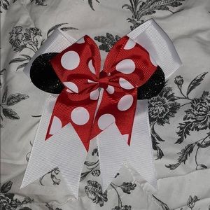 Minnie Mouse bow